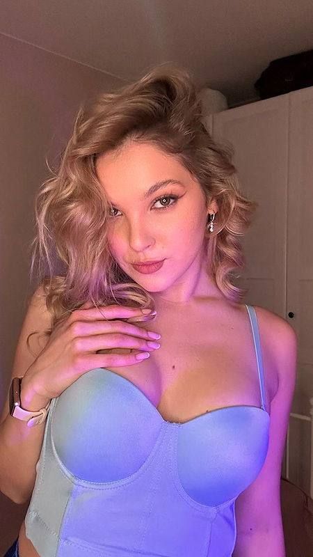 THE VIVACIOUS YOUNG AND SEXY Girl IS AVAILABLE😘Text me +1 (512)540-2382 TO FULFILL YOUR SEXUAL DESIRES😝💚 - Image 3