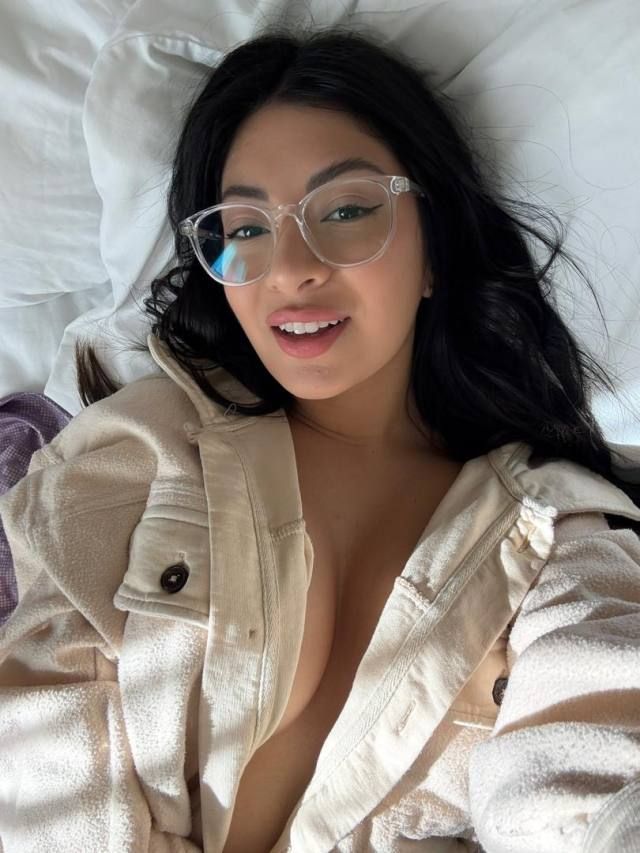 SKILLED BADDIE ✨SAFE💕💯Incall 🌻outcall💯👅car-dates 😘  I squirt💦🍑and I'm ready to have some fun hum for an unforgettable experie - Image 2